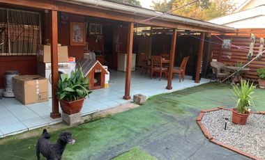 LINDA CASA UNIFAMILIAR UBICADA FRENTE A HERMOSA PLAZA