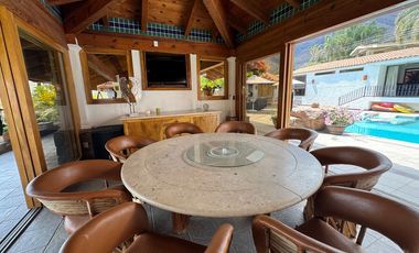 Casa en venta en Raquet Club en  Chapala