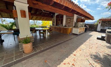 Casa en venta en Raquet Club en  Chapala