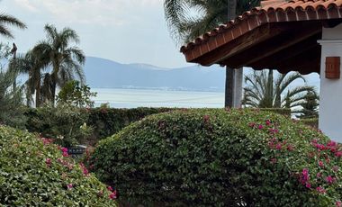 Casa en venta en Raquet Club en  Chapala