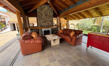 Casa en venta en Raquet Club en  Chapala