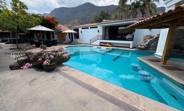 Casa en venta en Raquet Club en  Chapala