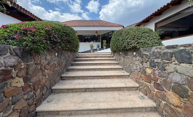Casa en venta en Raquet Club en  Chapala
