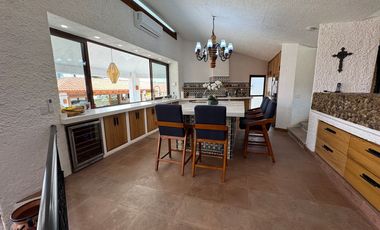 Casa en venta en Raquet Club en  Chapala