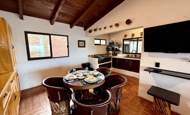 ¡HERMOSA CABAÑA EN VENTA DENTRO DEL PUEBLO DE TAPALPA, JALISCO!