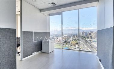 Oficina en Arriendo en a pasos de mall parque arauco