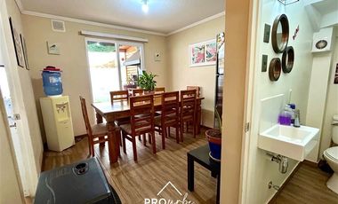 Casa en Venta en Casa con Excelente Distribución, 3D 2B de 2 Pisos, Baquedano, SanBernardo