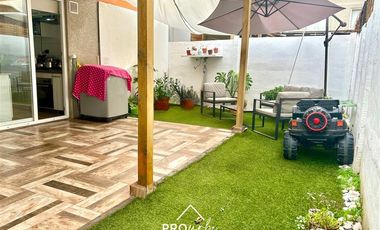 Casa en Venta en Casa con Excelente Distribución, 3D 2B de 2 Pisos, Baquedano, SanBernardo