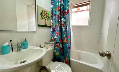 Casa en Venta en Casa con Excelente Distribución, 3D 2B de 2 Pisos, Baquedano, SanBernardo