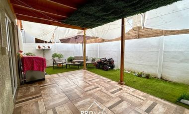 Casa en Venta en Casa con Excelente Distribución, 3D 2B de 2 Pisos, Baquedano, SanBernardo