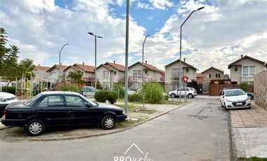 Casa en Venta en Casa con Excelente Distribución, 3D 2B de 2 Pisos, Baquedano, SanBernardo