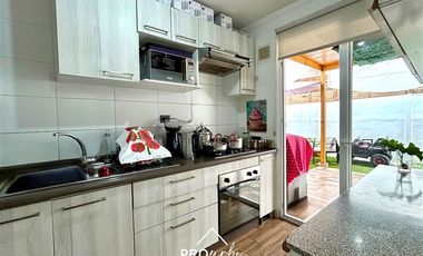 Casa en Venta en Casa con Excelente Distribución, 3D 2B de 2 Pisos, Baquedano, SanBernardo