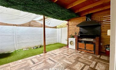 Casa en Venta en Casa con Excelente Distribución, 3D 2B de 2 Pisos, Baquedano, SanBernardo