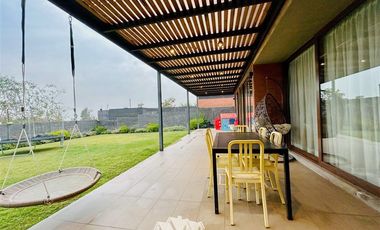 Casa en Venta en Los Presidentes casi a una cuadra de Las Perdices