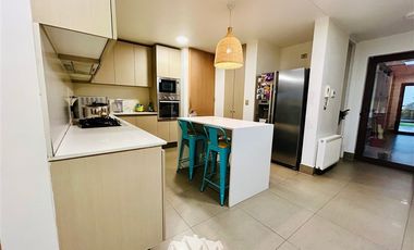 Casa en Venta en Los Presidentes casi a una cuadra de Las Perdices