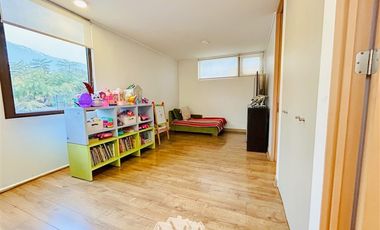 Casa en Venta en Los Presidentes casi a una cuadra de Las Perdices