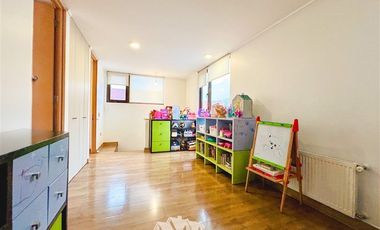 Casa en Venta en Los Presidentes casi a una cuadra de Las Perdices