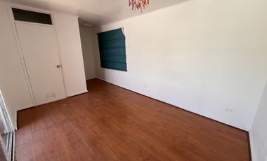 Casa 3 dormitorios, 2 baños, Los Dominicos