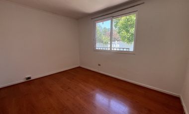 Casa 3 dormitorios, 2 baños, Los Dominicos