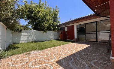 Casa 3 dormitorios, 2 baños, Los Dominicos