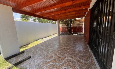 Casa 3 dormitorios, 2 baños, Los Dominicos