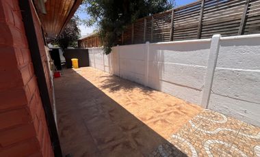 Casa 3 dormitorios, 2 baños, Los Dominicos