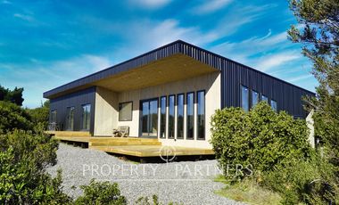 Pichilemu, Oportunidad Casa Nueva rodeada de bosque nativo