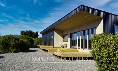 Pichilemu, Oportunidad Casa Nueva rodeada de bosque nativo