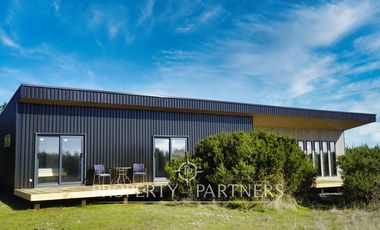 Pichilemu, Oportunidad Casa Nueva rodeada de bosque nativo