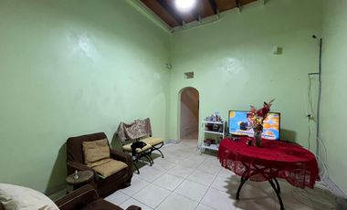 SE VENDE PEQUEÑO CHALET EN LINCE COMO TERRENO