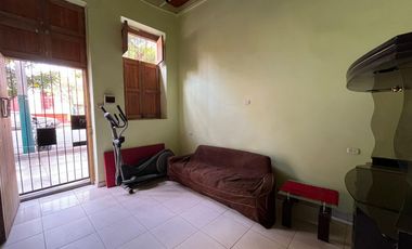SE VENDE PEQUEÑO CHALET EN LINCE COMO TERRENO