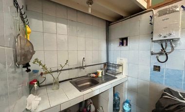 SE VENDE PEQUEÑO CHALET EN LINCE COMO TERRENO