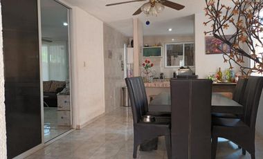 Casa en Venta Villas del Sol,a Media cuadra de la Av. 60 Merida, Yucatan
