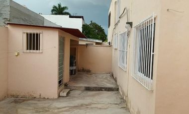 Casa en Venta Villas del Sol,a Media cuadra de la Av. 60 Merida, Yucatan