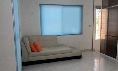 Casa en Venta Villas del Sol,a Media cuadra de la Av. 60 Merida, Yucatan