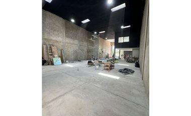 Bodega en Venta en AV Huayacan 302 m2