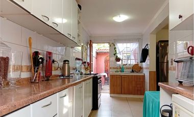 espaciosa Casa 3D+3B en Lo Campino
