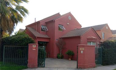 espaciosa Casa 3D+3B en Lo Campino