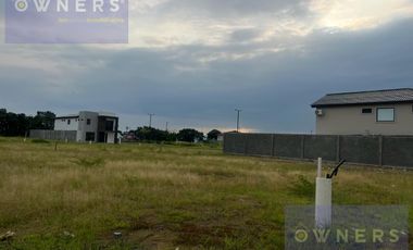 VENTA DE TERRENO EN ISLA CELESTE  245M2  CON ESCRITURA  (JLR)