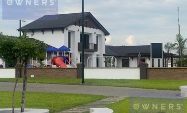 VENTA DE TERRENO EN ISLA CELESTE  245M2  CON ESCRITURA  (JLR)