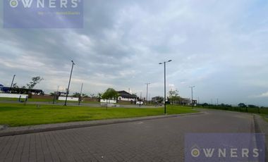 VENTA DE TERRENO EN ISLA CELESTE  245M2  CON ESCRITURA  (JLR)