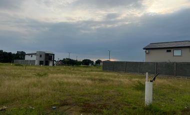 VENTA DE TERRENO EN ISLA CELESTE  245M2  CON ESCRITURA  (JLR)