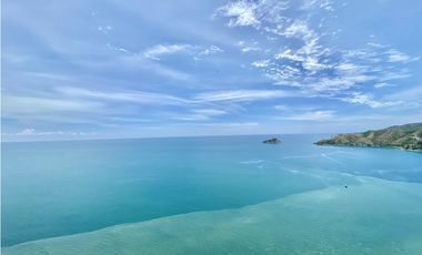 ARRIENDO APARTAMENTO AMOBLADO 1era LINEA DE PLAYA RODADERO SUR