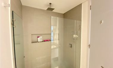 ARRIENDO APARTAMENTO AMOBLADO 1era LINEA DE PLAYA RODADERO SUR