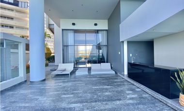 ARRIENDO APARTAMENTO AMOBLADO 1era LINEA DE PLAYA RODADERO SUR