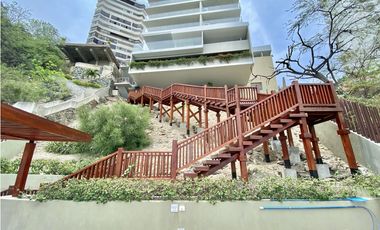 ARRIENDO APARTAMENTO AMOBLADO 1era LINEA DE PLAYA RODADERO SUR