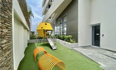 ARRIENDO APARTAMENTO AMOBLADO 1era LINEA DE PLAYA RODADERO SUR