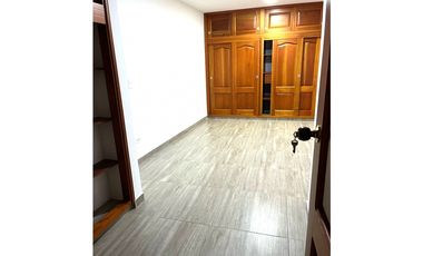 VENDO APARTAMENTO EN ALMERIA