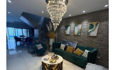 Vía La Costa, Casa en Renta, 345m2, 5 Habitaciones