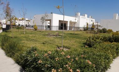 CASA AMUEBLADA CORDILLERA RESIDENCIAL LEON RENTA